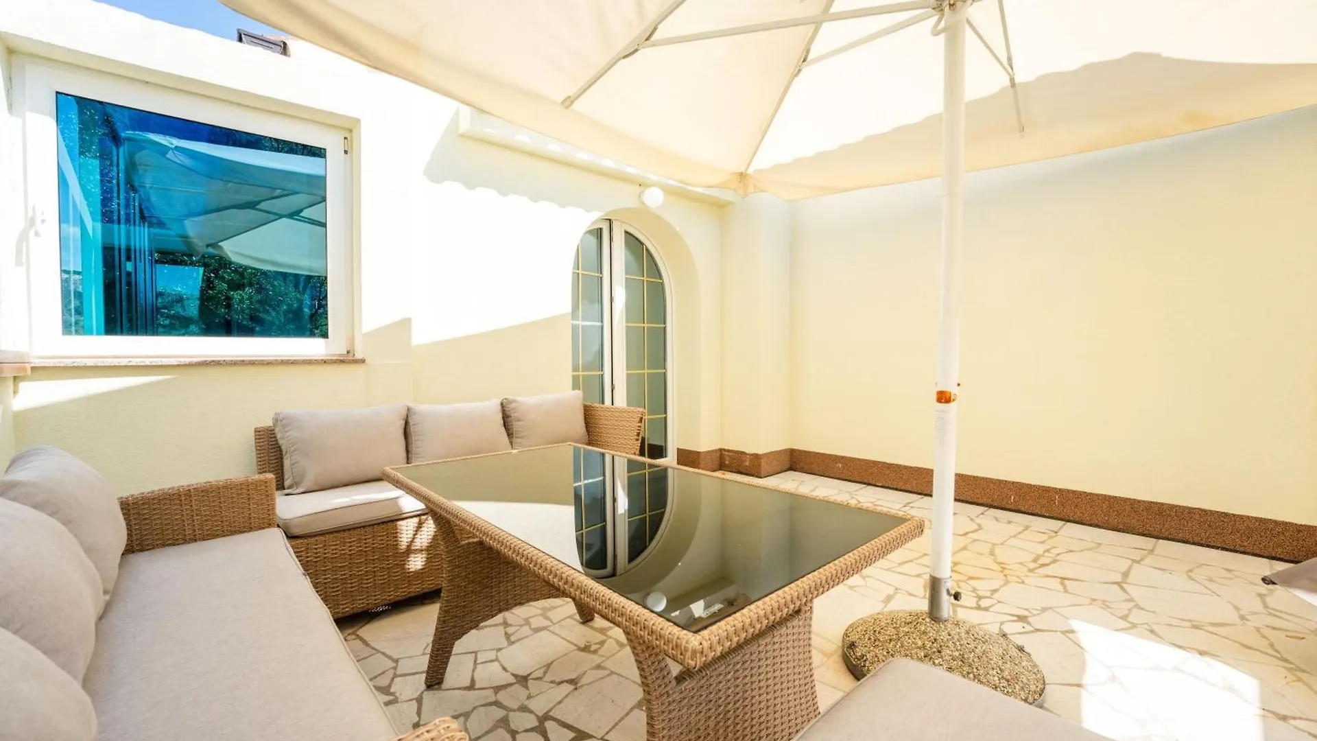 Bed & Breakfast Villa Terezija Baška 3*,  Croazia
